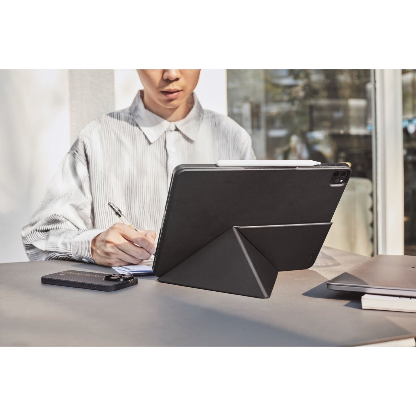 Pitaka Folio Case 2 iPad Air 13 M2/ Pro 12.9 Gen3-6 Black