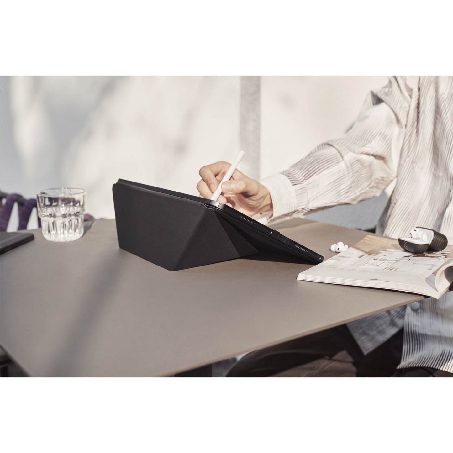 Pitaka Folio Case 2 iPad Air 13 M2/ Pro 12.9 Gen3-6 Black