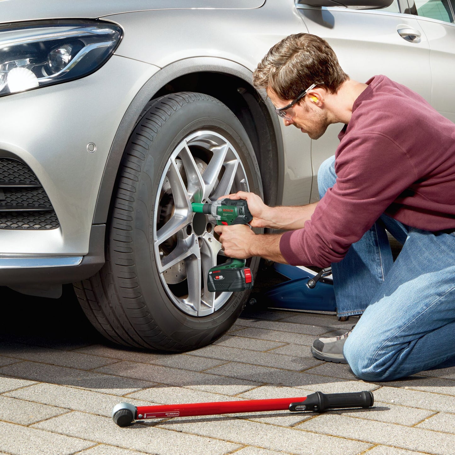Bosch UniversalImpactDrive 18V- 350