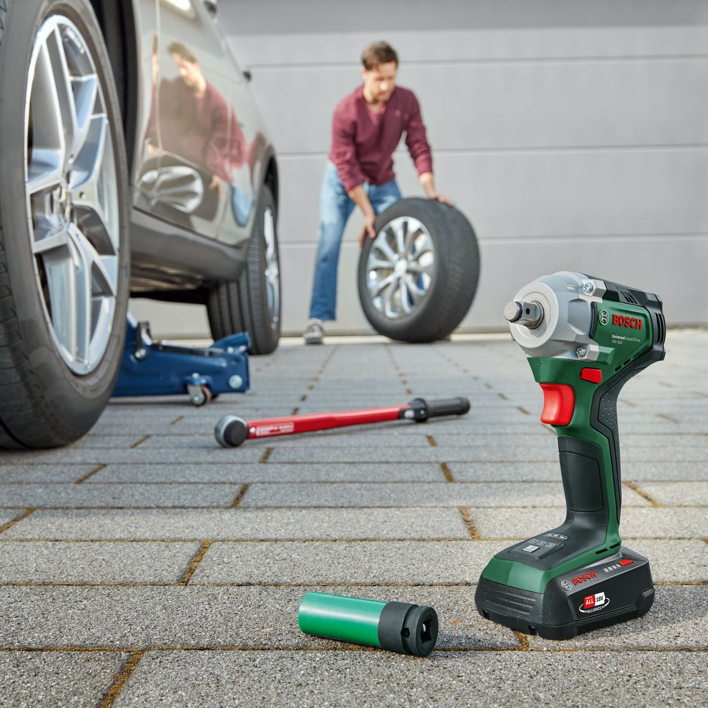 Bosch UniversalImpactDrive 18V- 350