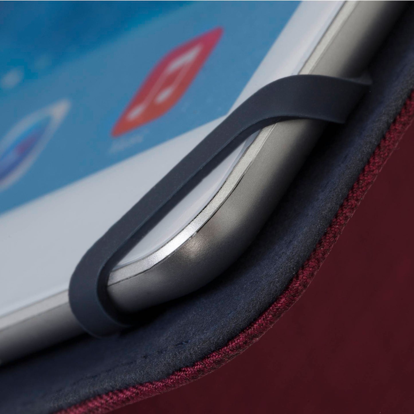 Rivacase 3317 tablet case 10.1 red