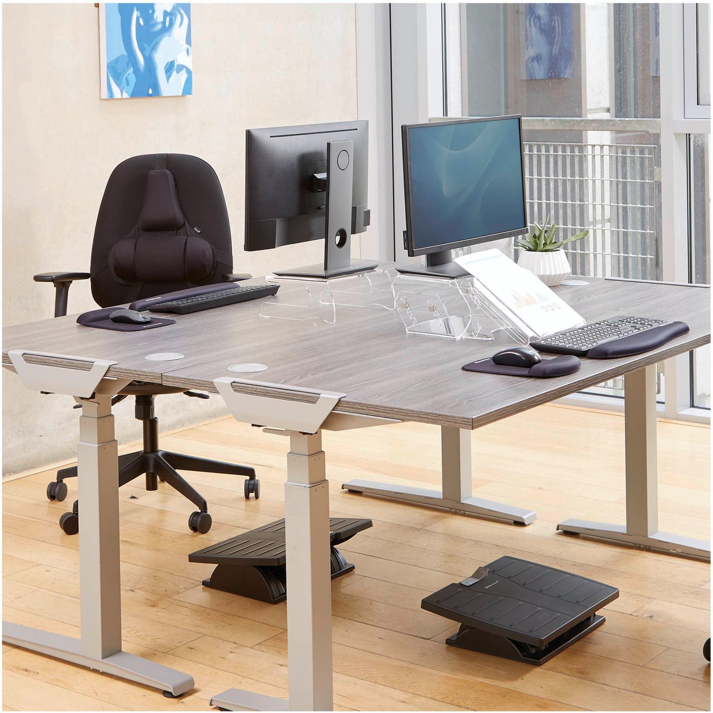 Fellowes Clarity adjustible Monitor lift w. Doc holder