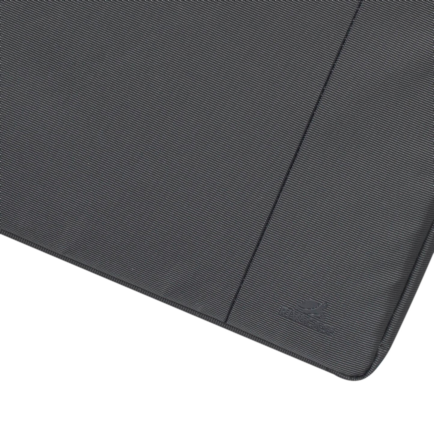 Rivacase 8257 Laptop Sleeve 17.3 black