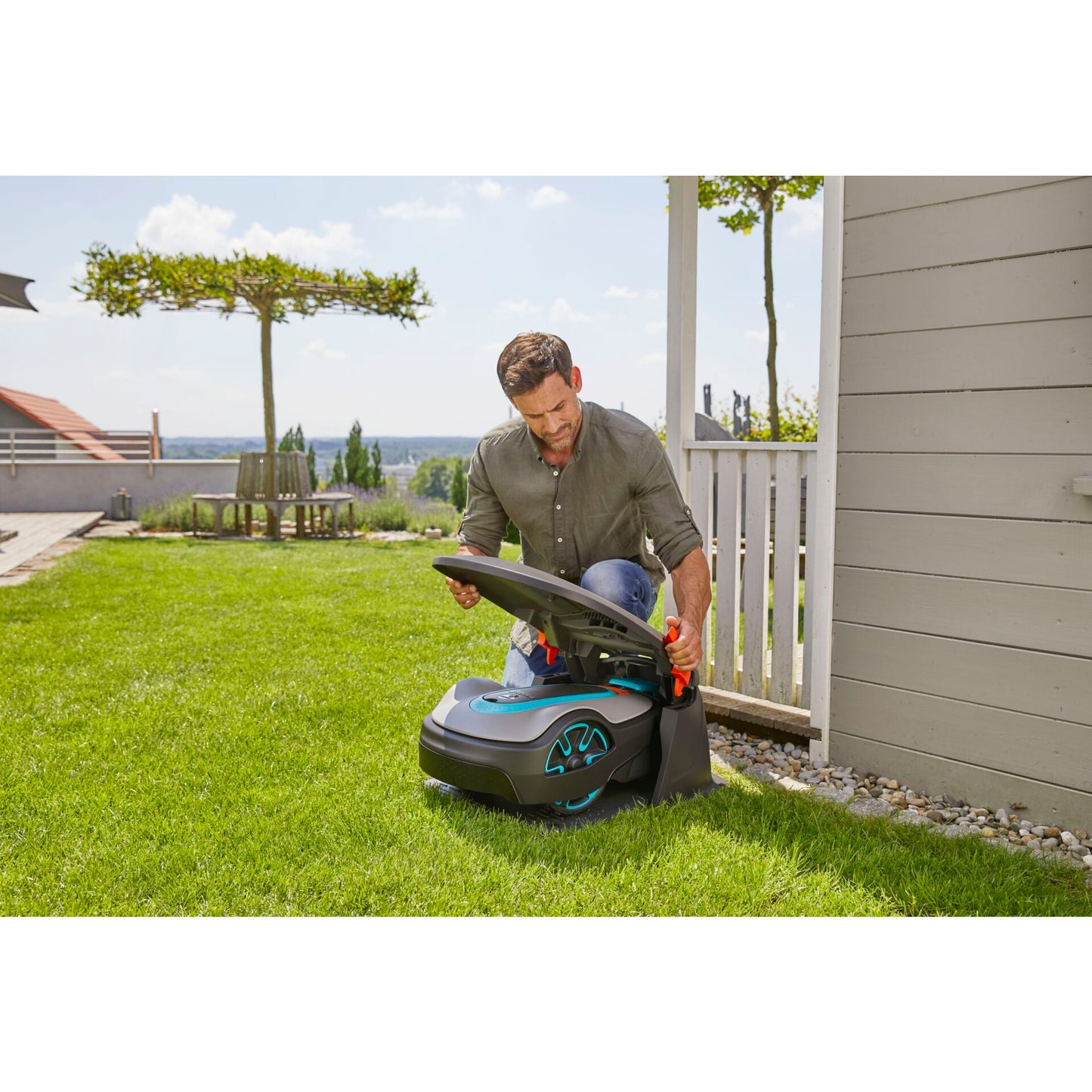 Gardena Garage for robotic lawn mower