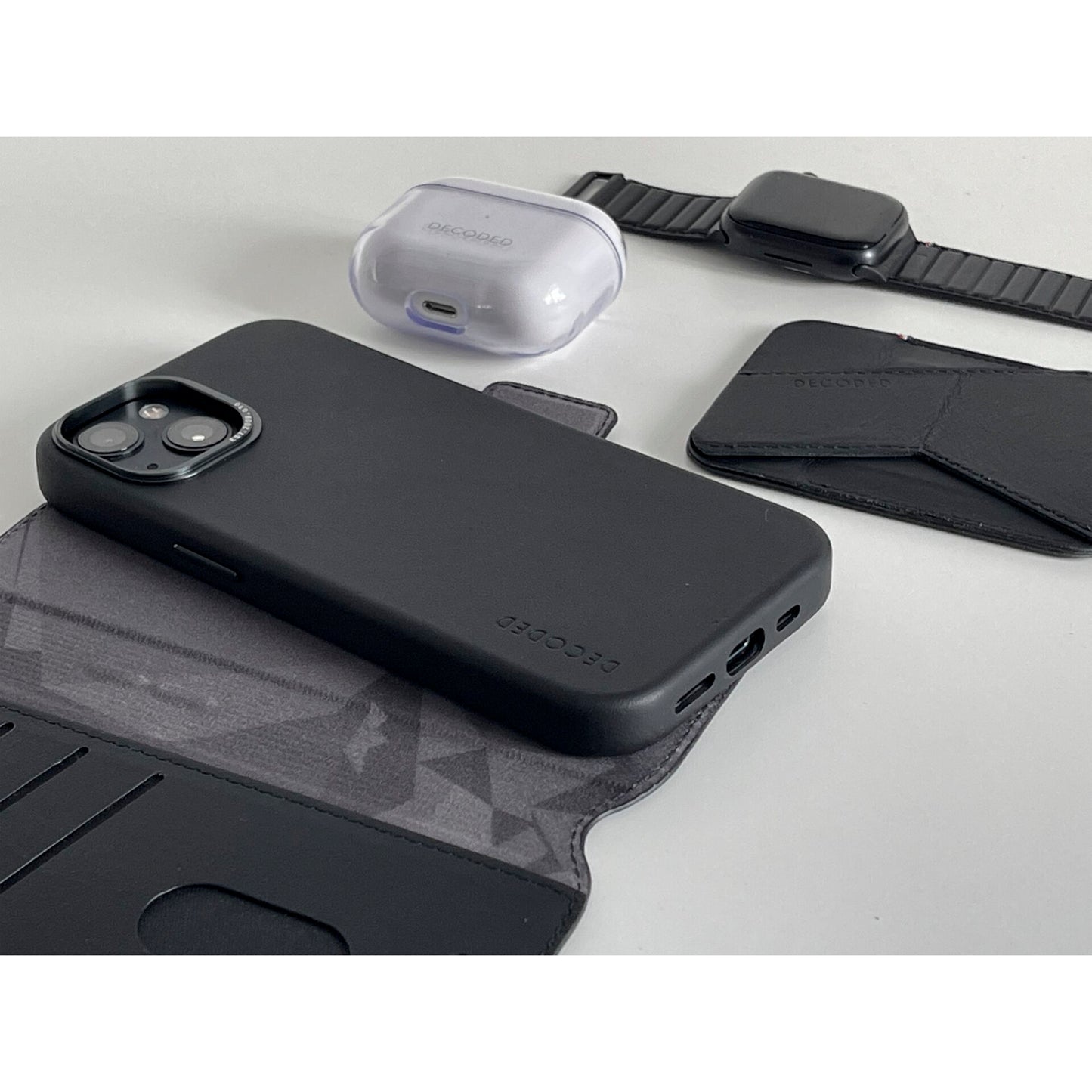 Decoded Leather Detachable Wallet iPhone 14 Plus Black