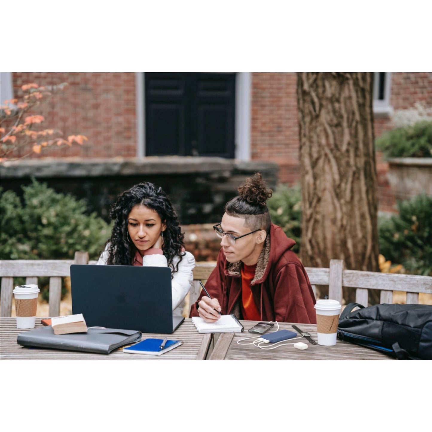 Belkin BOOST Charge bl.10.000mAh 15W+USB-A/C Cab. 15cm BPB011BTBL