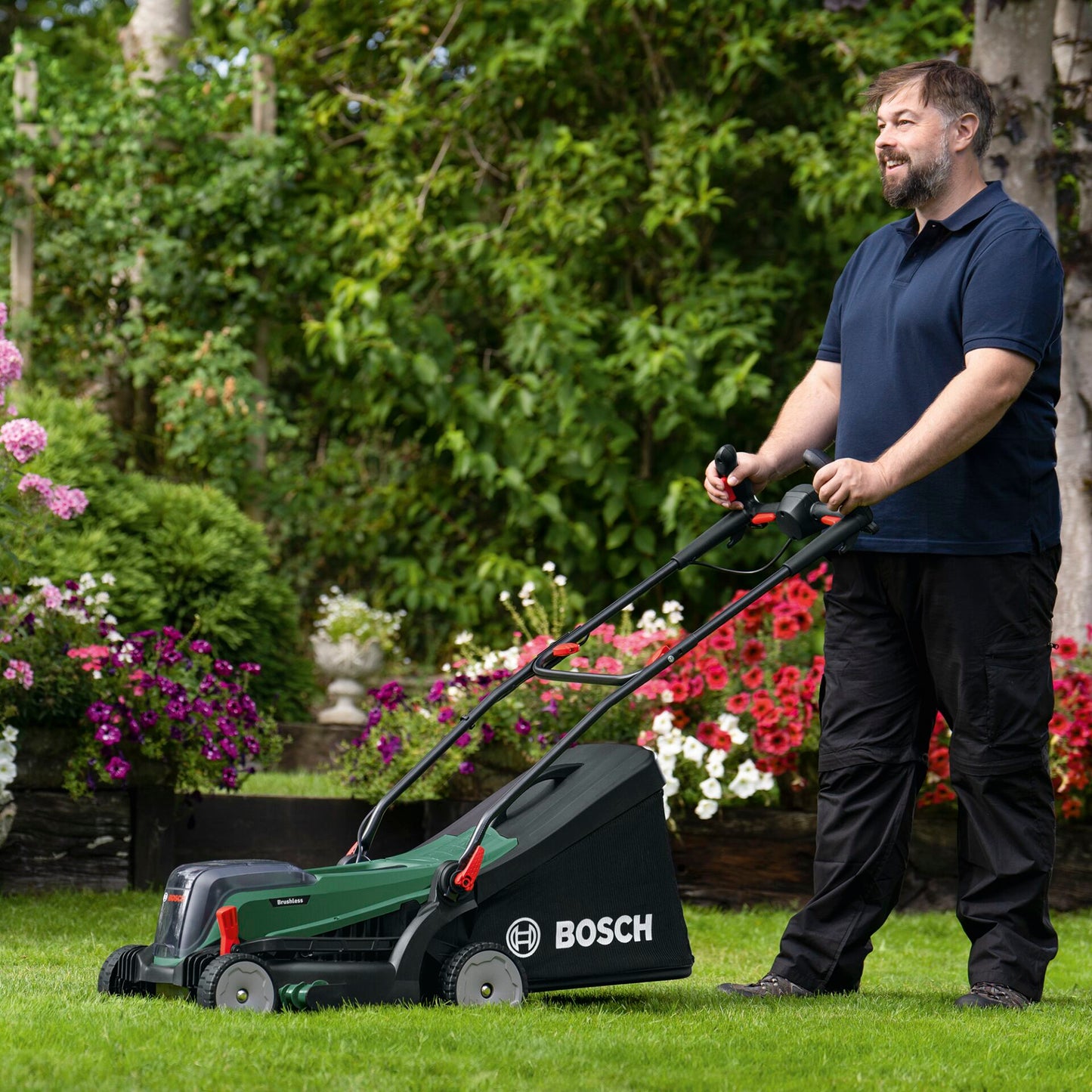 Bosch UniversalRotak 18V-37-550 cordless lawn mower solo