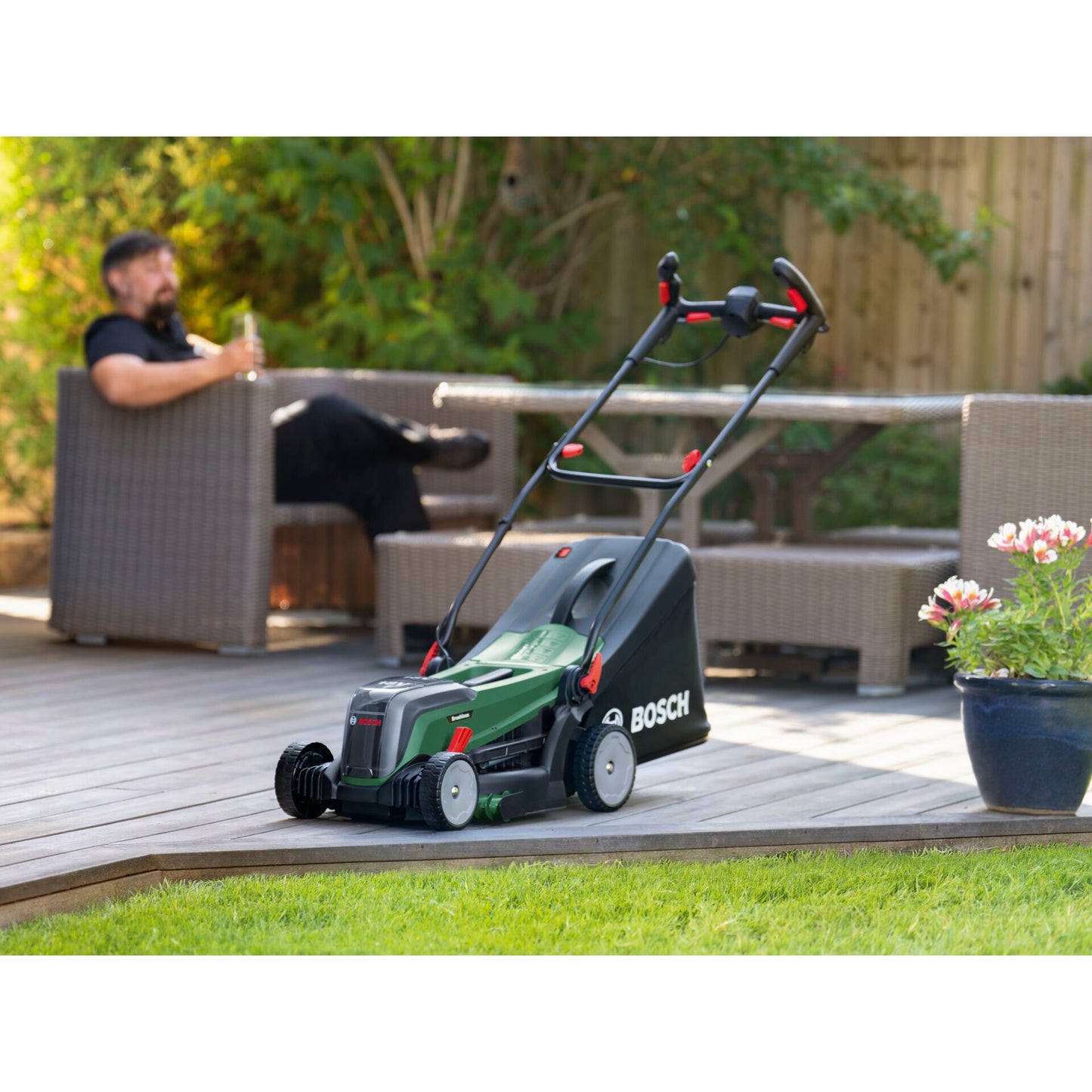 Bosch UniversalRotak 18V-37-550 cordless lawn mower solo
