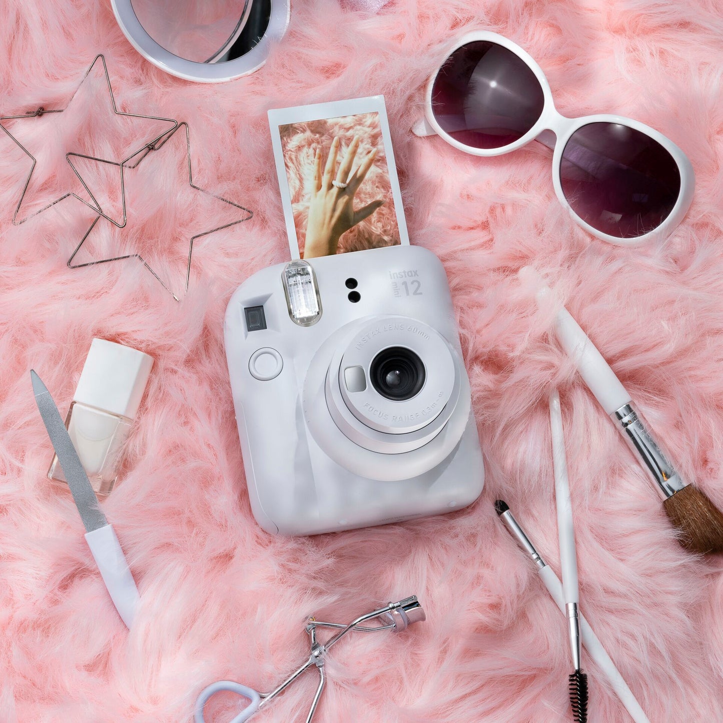 Fujifilm instax mini 12 clay-white
