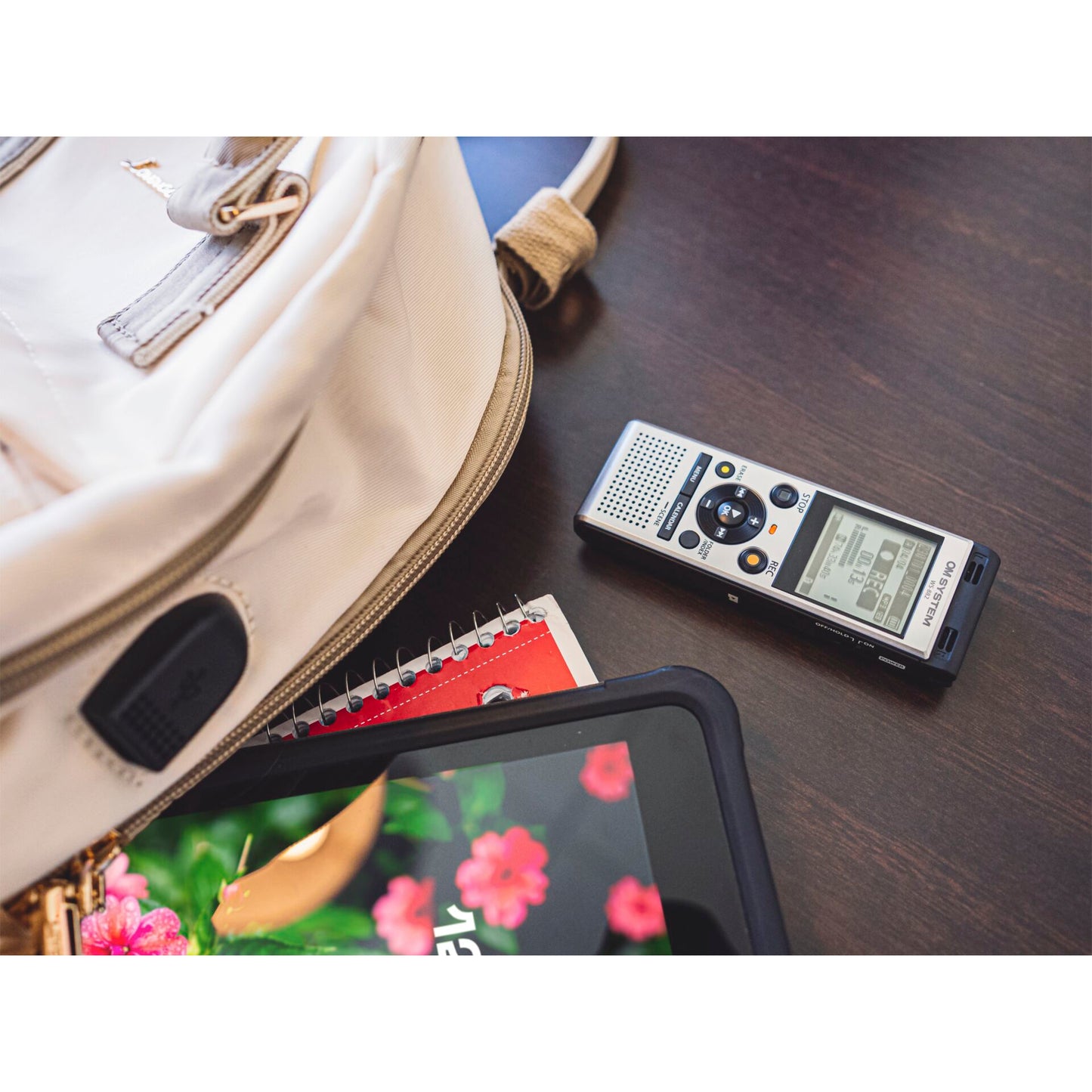 OM system WS-882 4GB