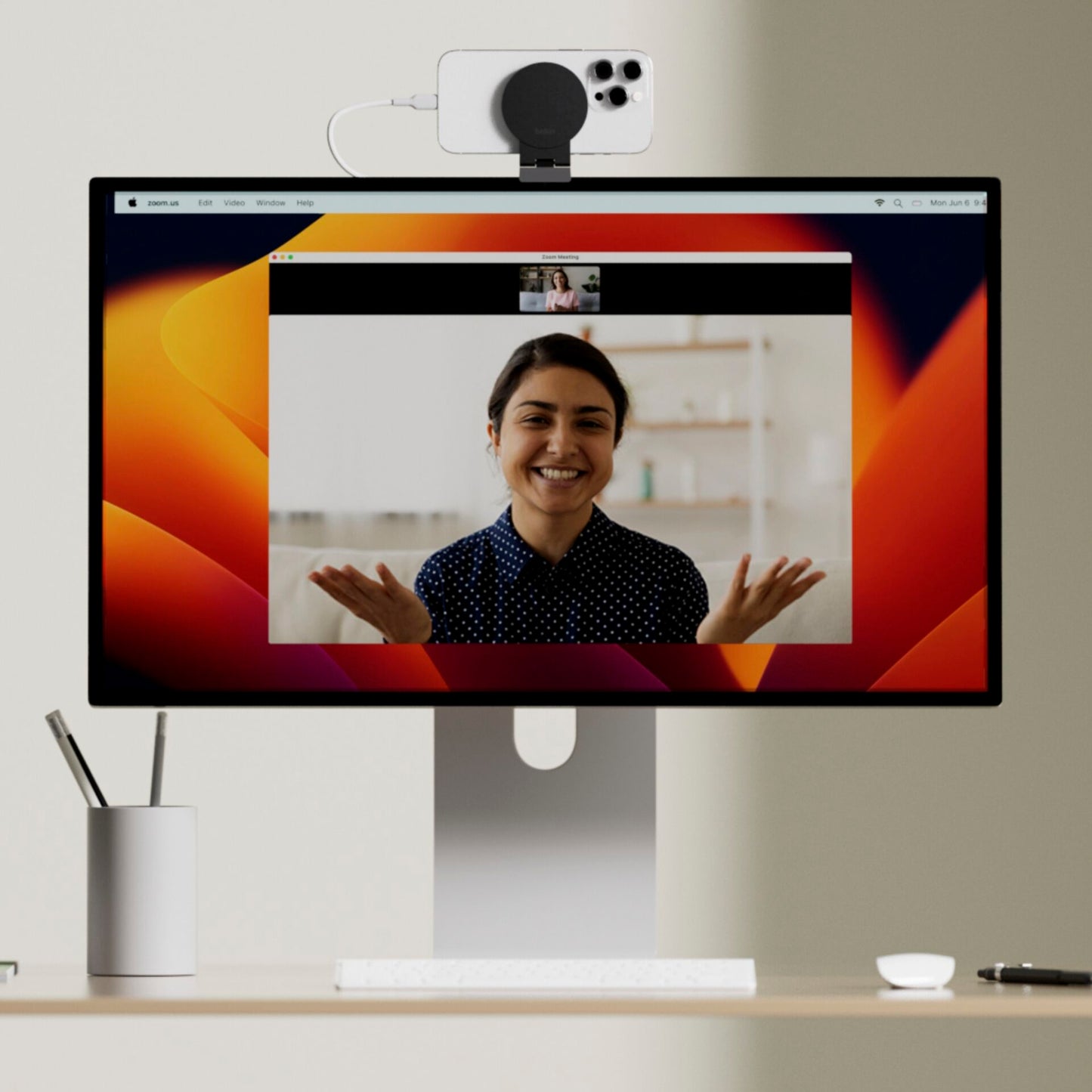 Belkin iPhone Holder w. MagSafe Mac-Desk./Monitors MMA007BTGY