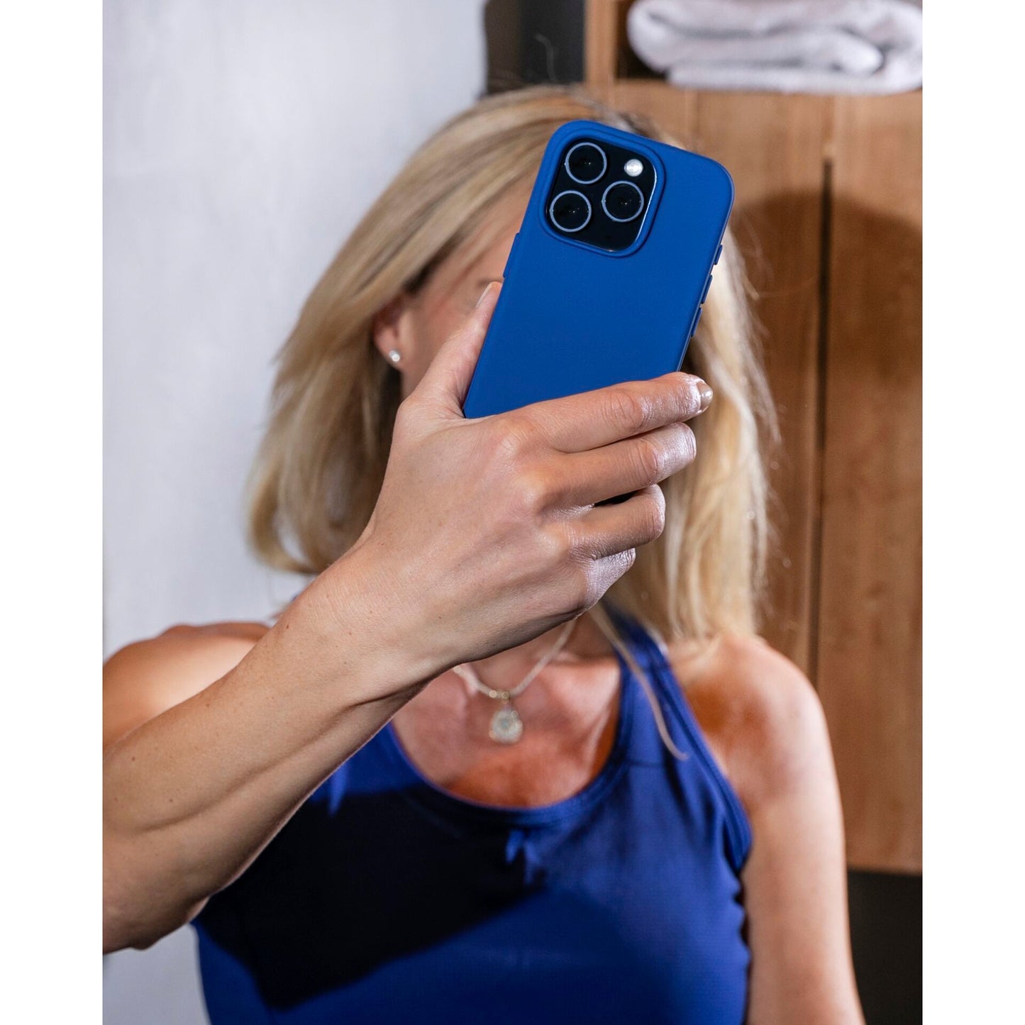 Tech21 Recovrd Case MagSafe for iPhone 15 Pro Cobalt Blue