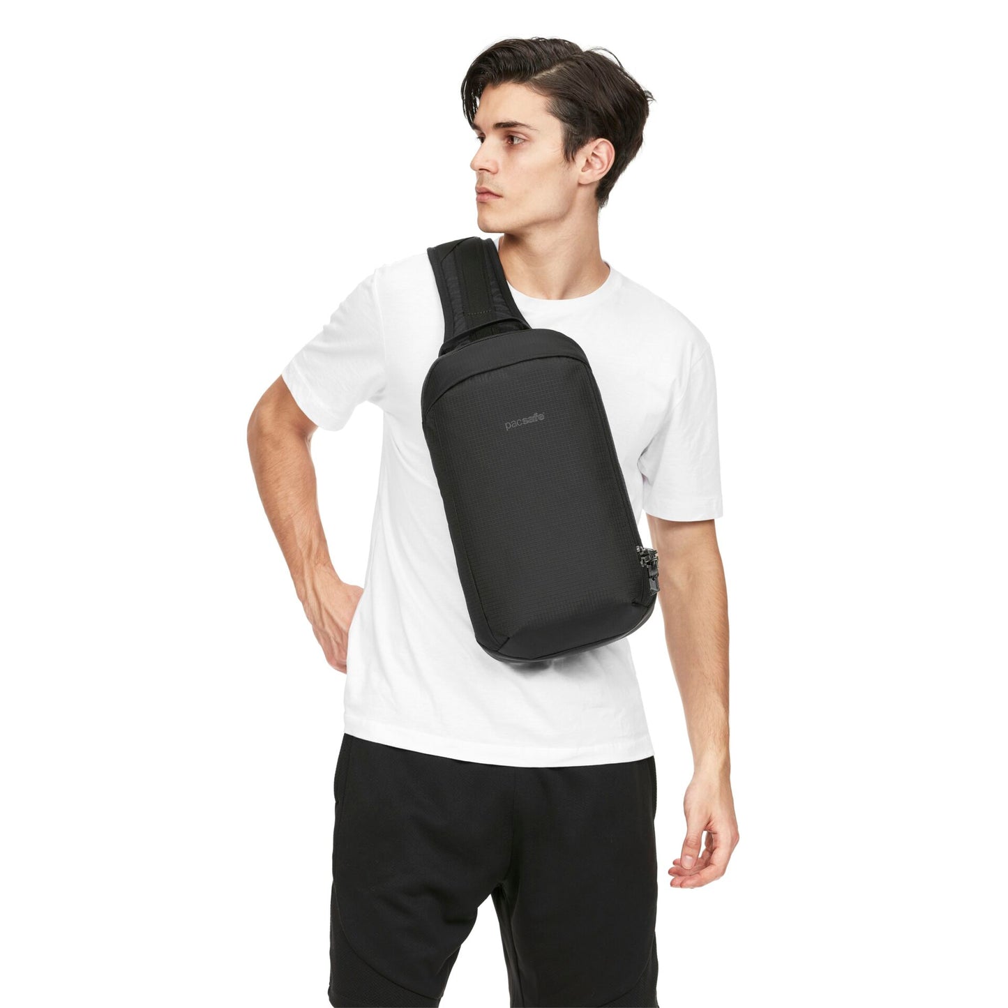 Pacsafe Vibe 325 sling pack black