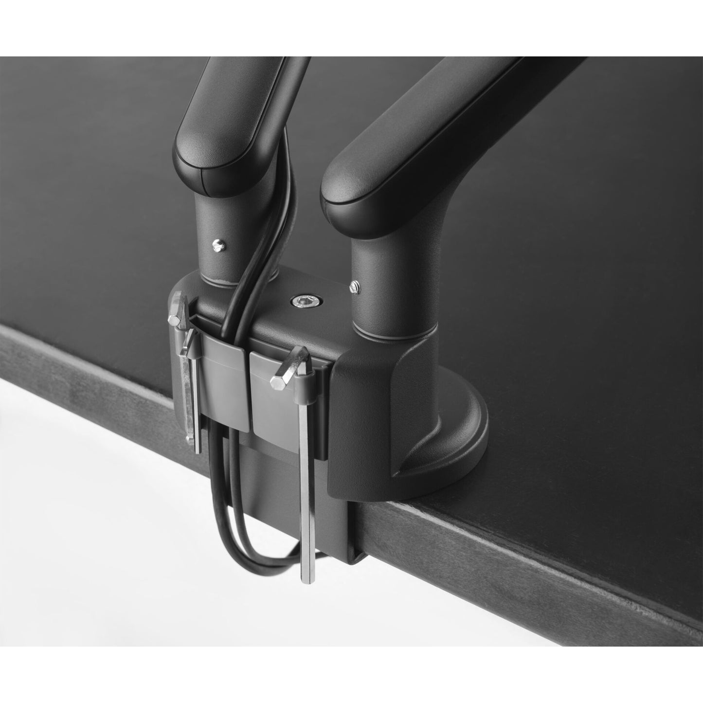 One for All Monitor Halterung Design Dual Black        DM 7210