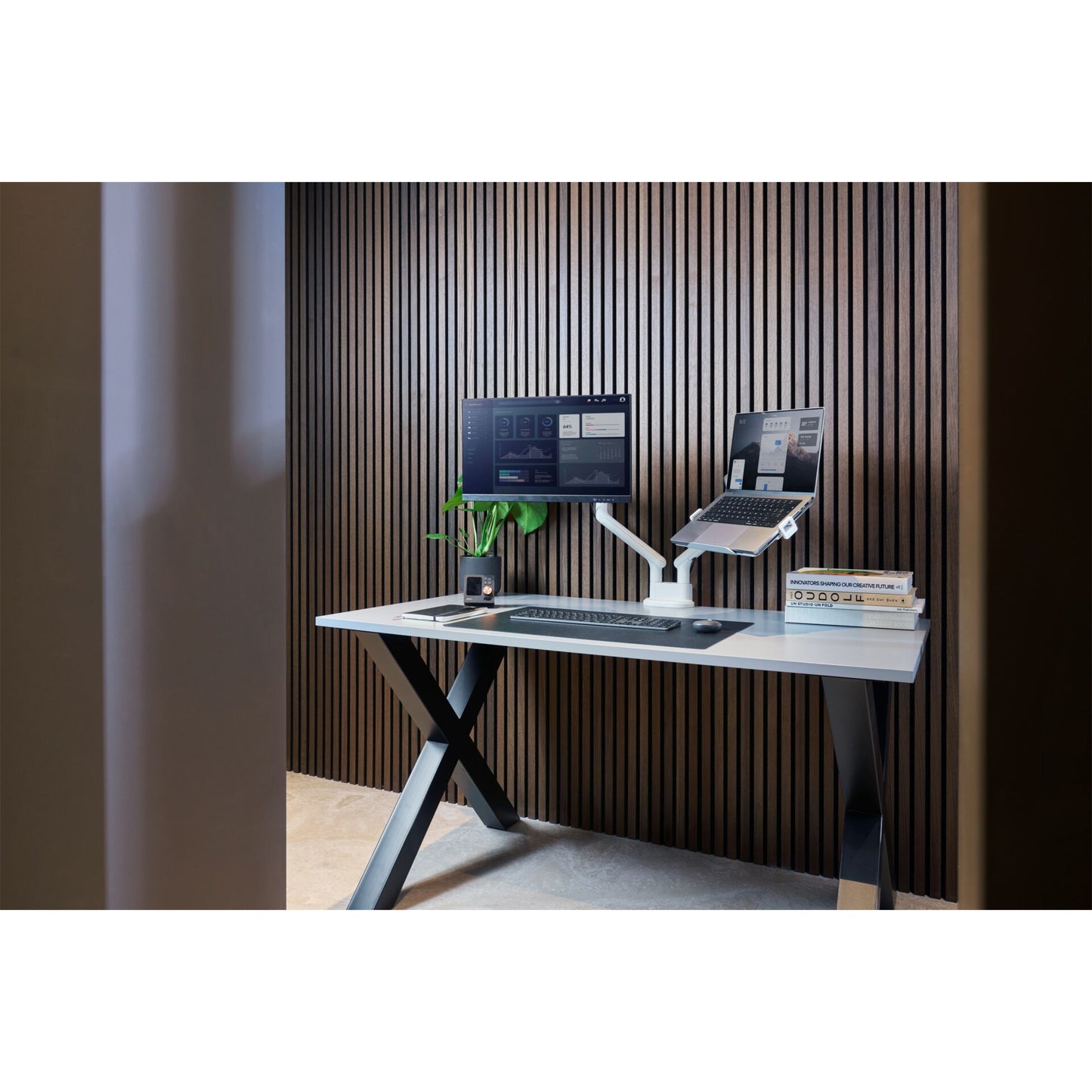 One for All Laptop Holder Universal Premium        DM 0030