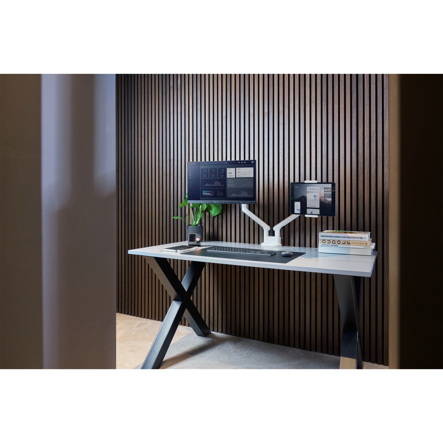 One for All Tablet Holder Universal                DM 0040