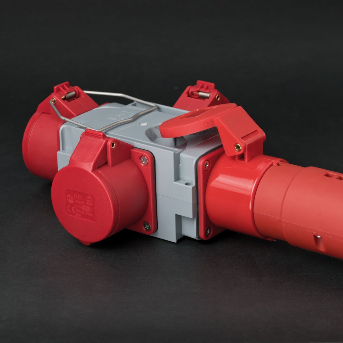 Brennenstuhl Cross distributor CEE400V/16A 3 fold