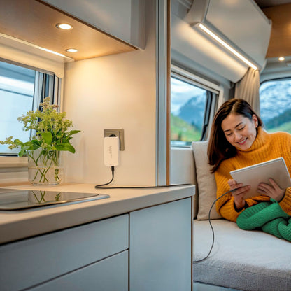 Hama flaches Mini-Ladegerät  65W 2xUSB-C/1xUSB-A, weiß     201976