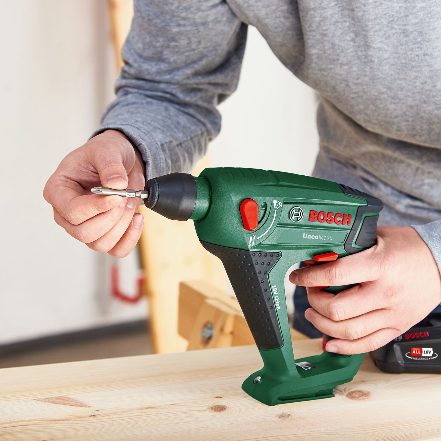 Bosch UNEO Maxx Akku-Bohrhammer