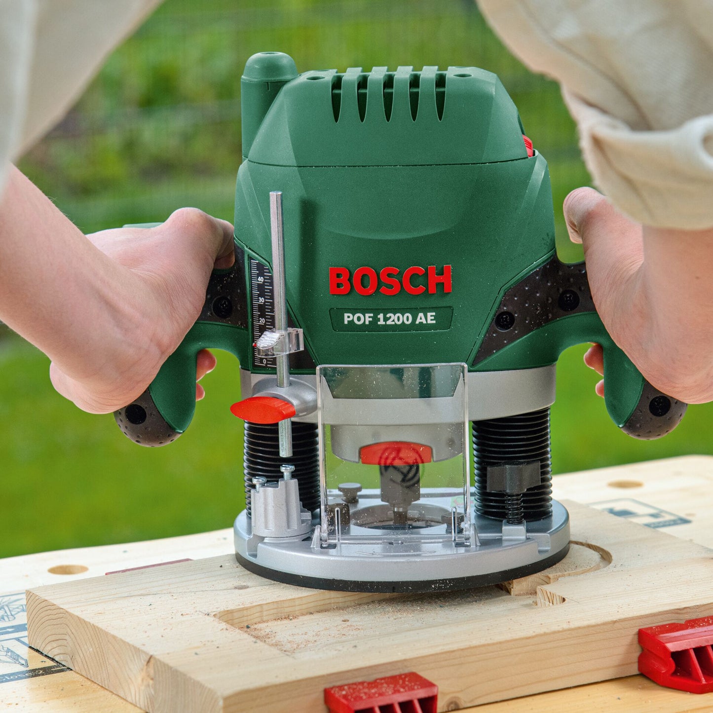 Bosch Oberfräse POF 1200 AE
