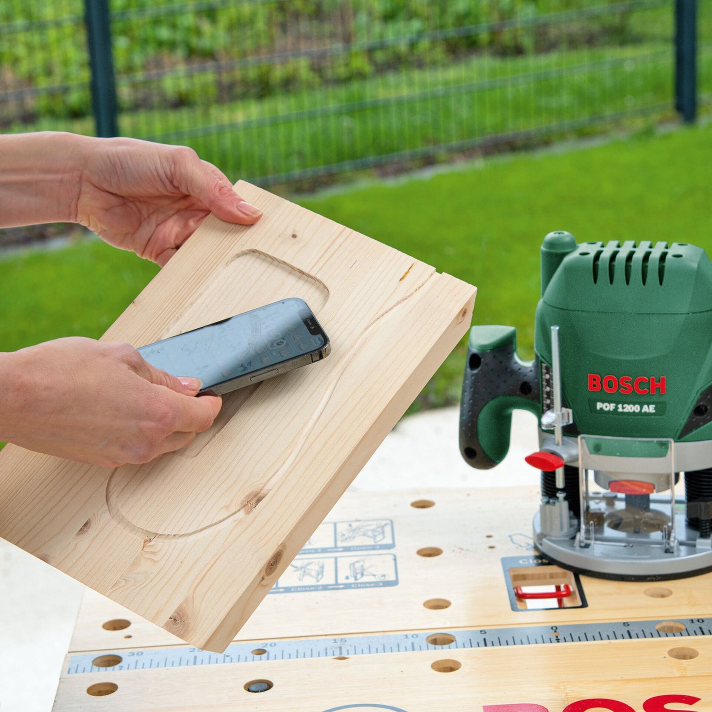 Bosch Oberfräse POF 1200 AE