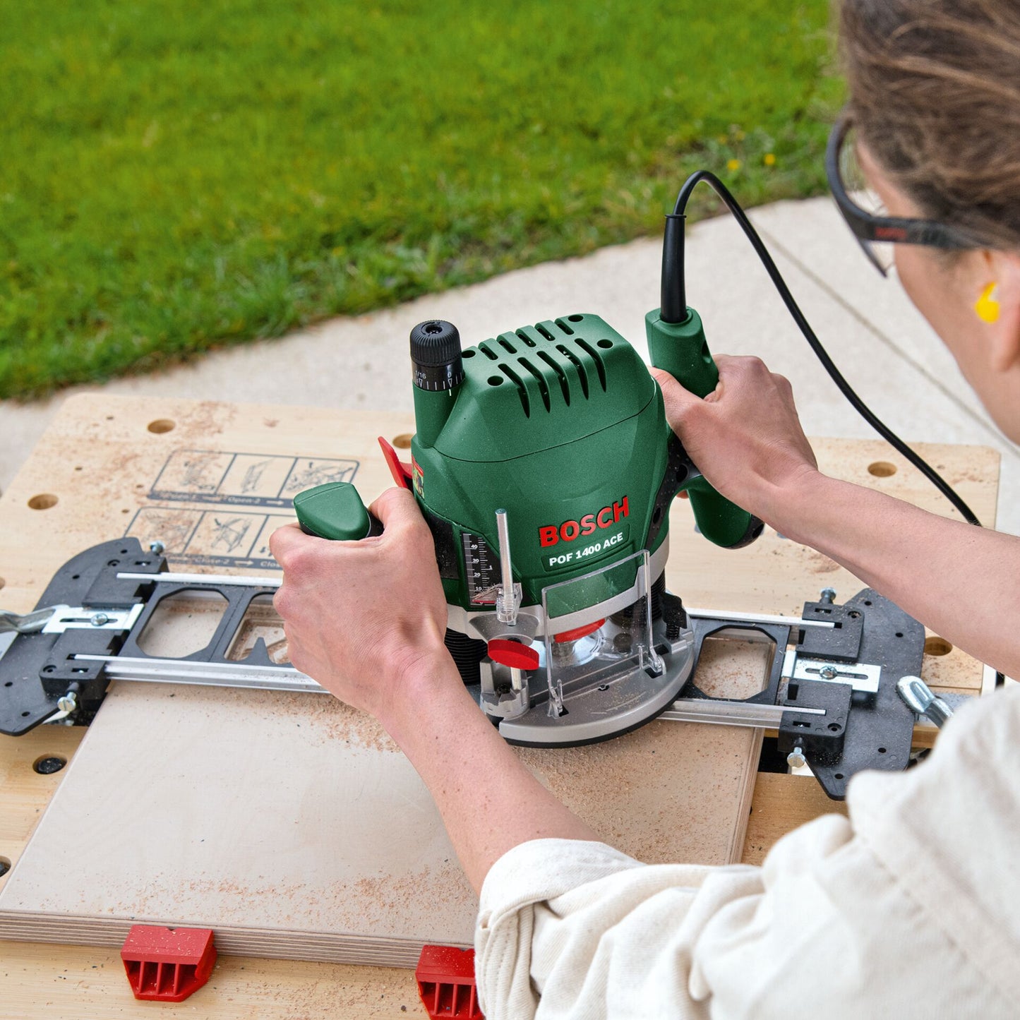 Bosch Oberfräse POF 1400 ACE