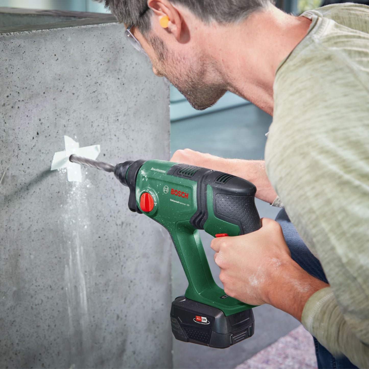 Bosch UniversalHammer 18V