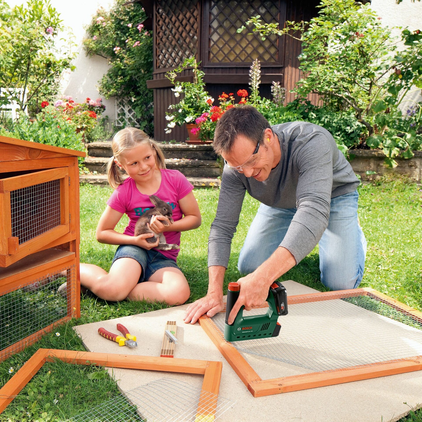 Bosch UNIVERSALTACKER 18V-14