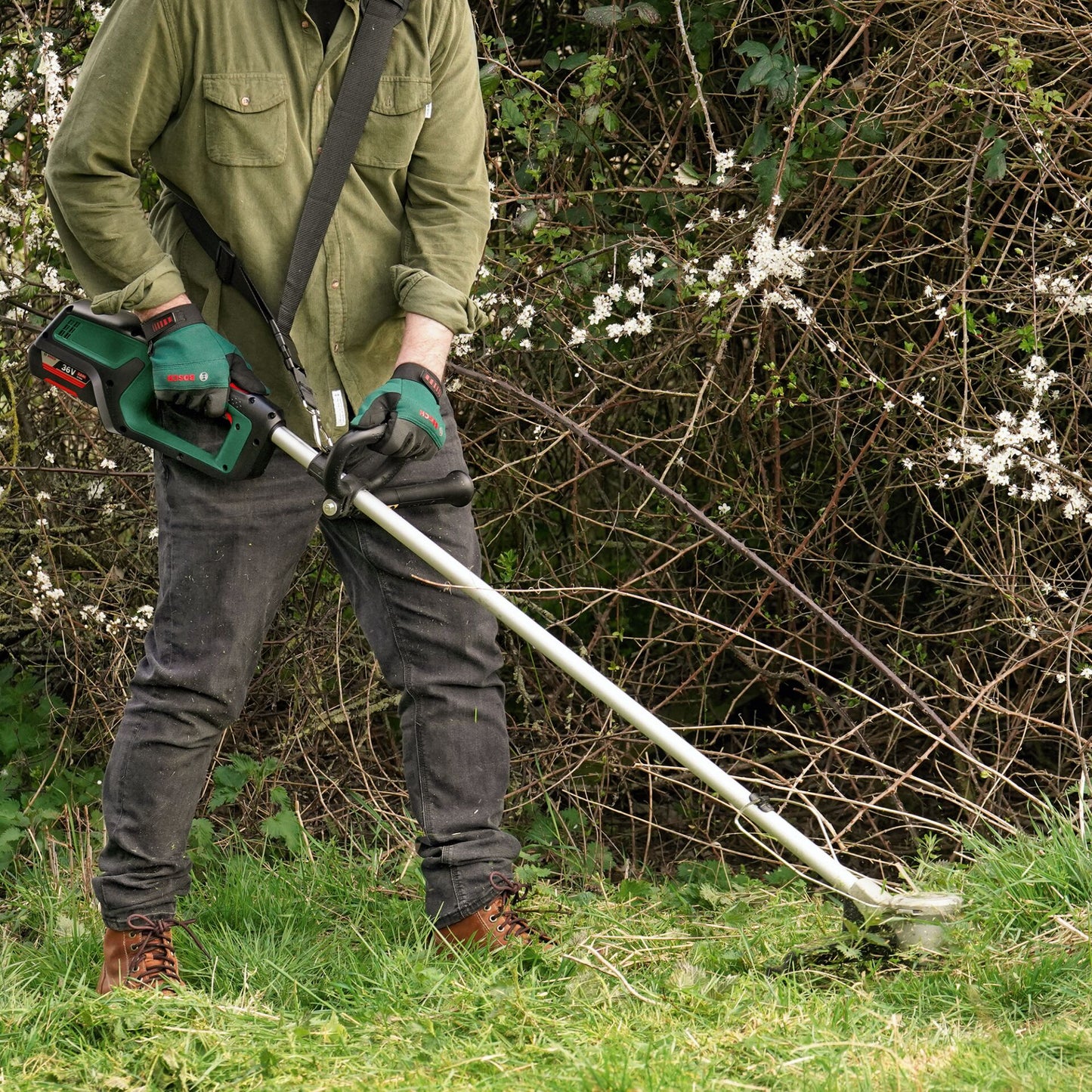 Bosch ADVANCEDBRUSHCUT 36V-23 Akku-Rasentrimmer