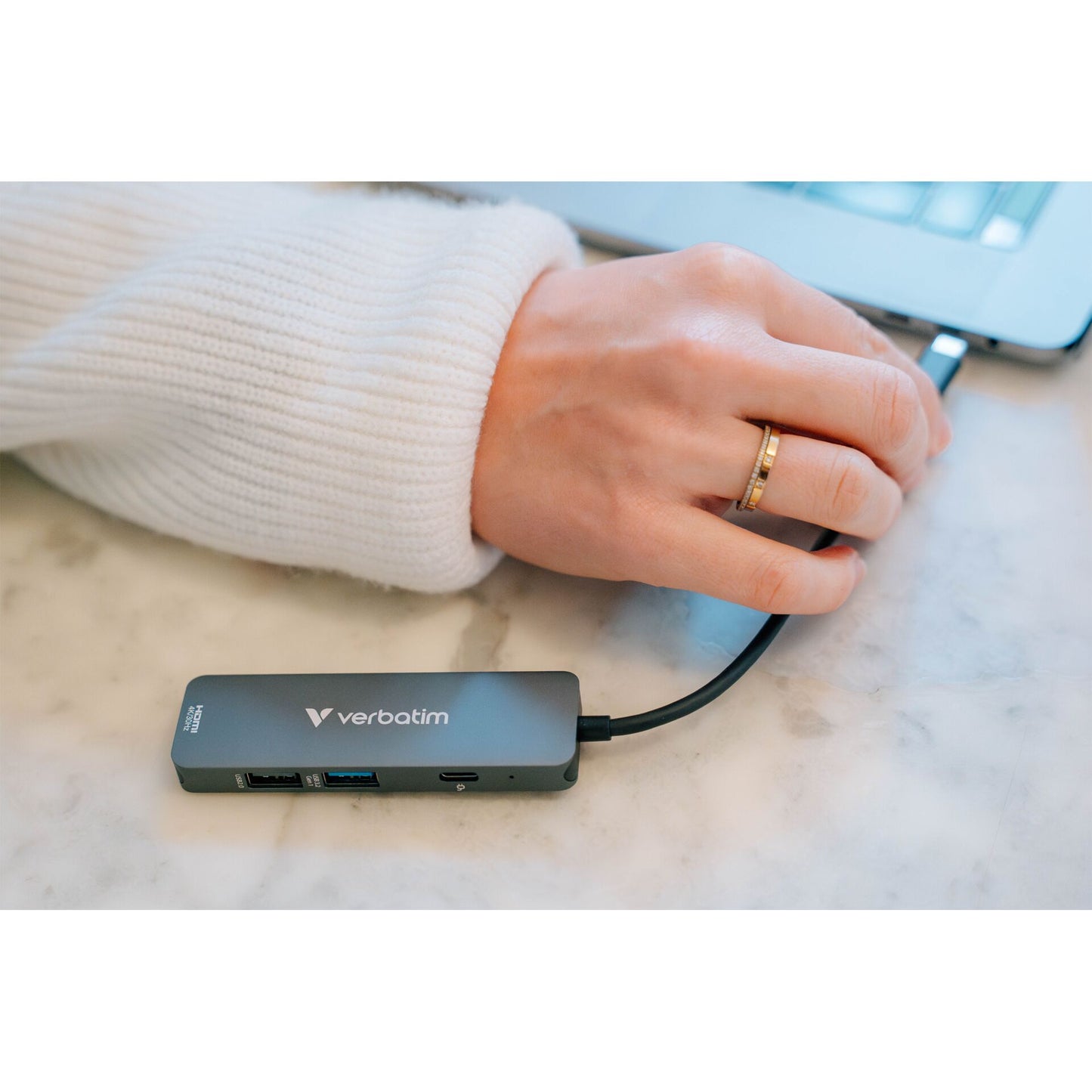 Verbatim USB-C Essentials Multi- Port Hub 4 Port            32155