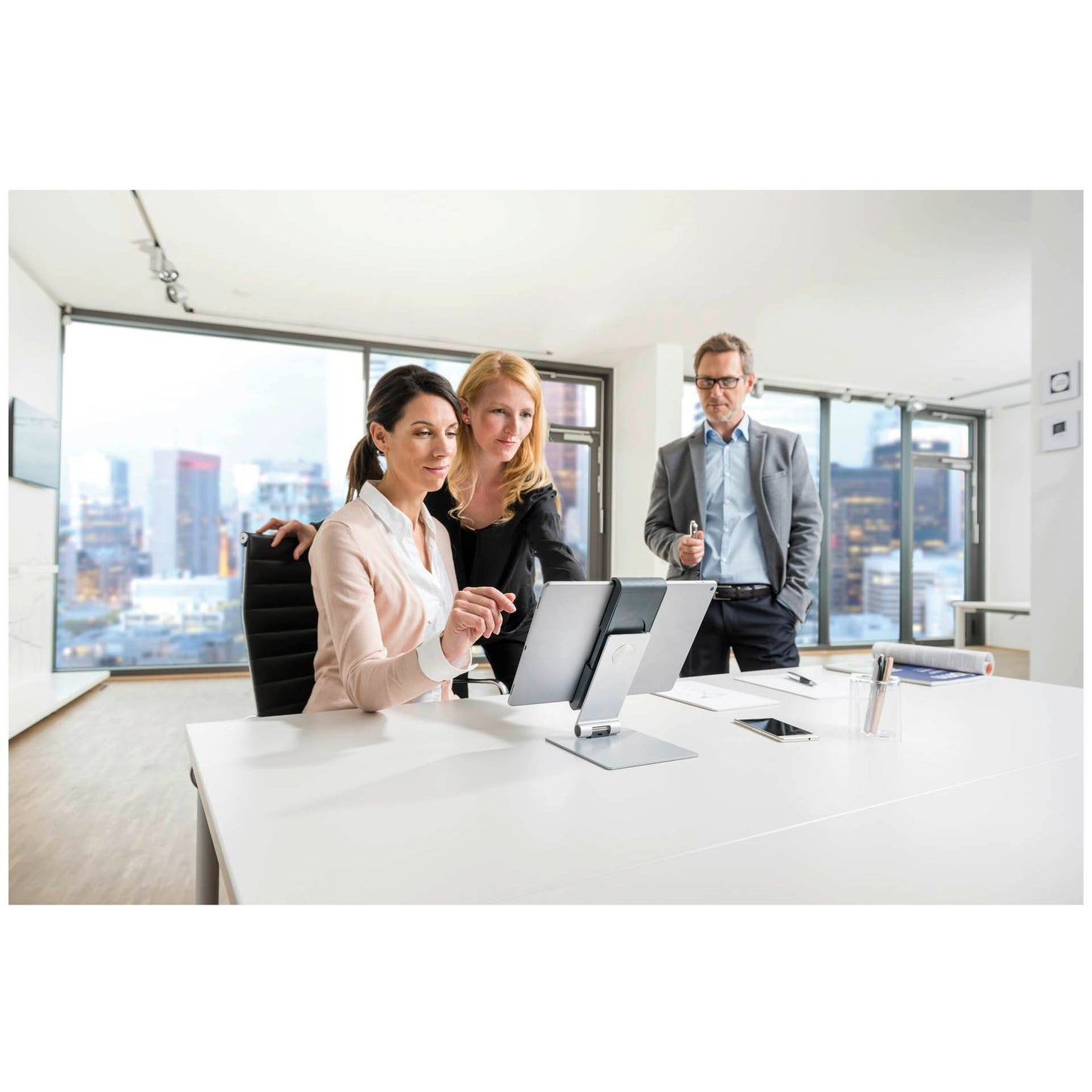 Durable Tablet Holder TABLE metallic silver          8930-23