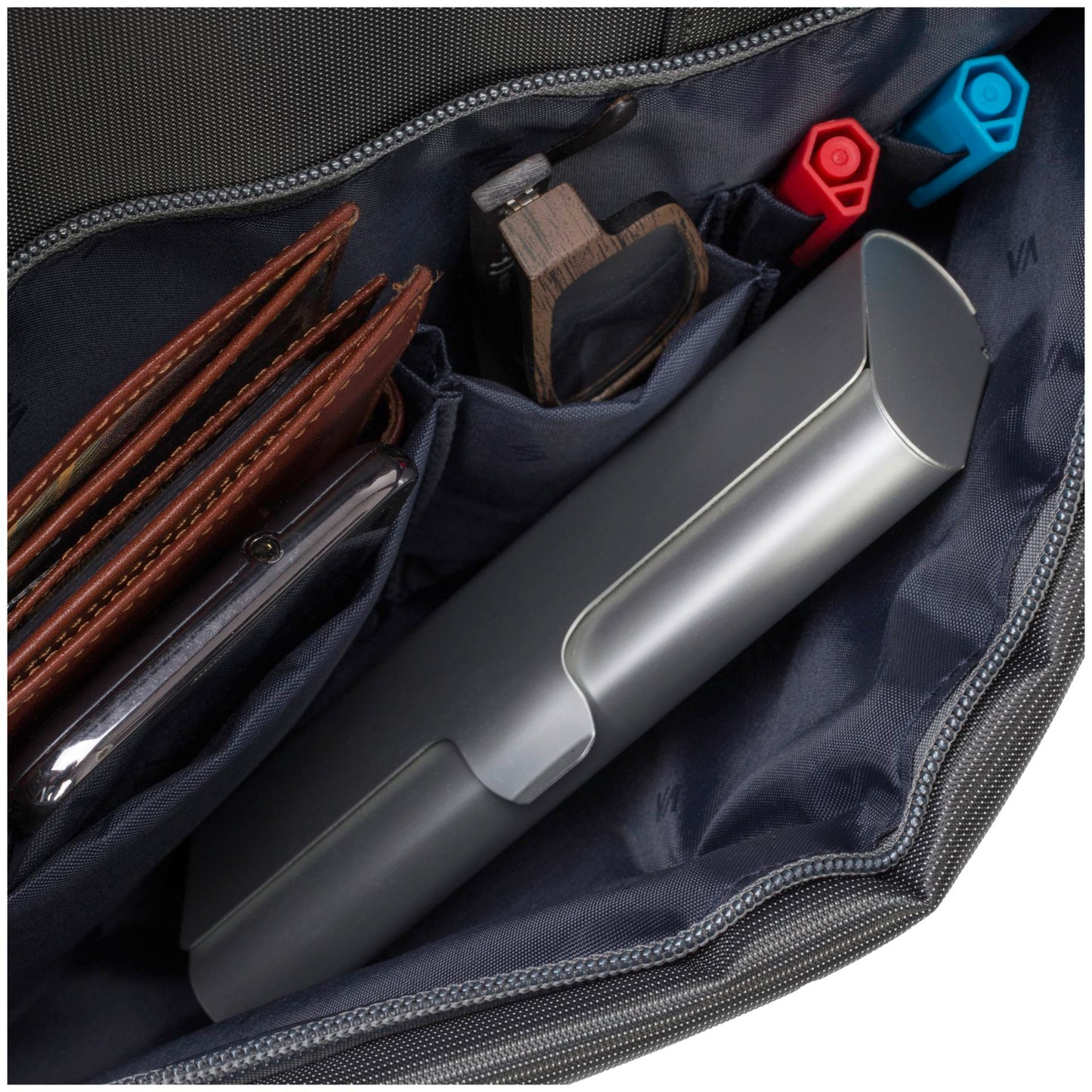 Rivacase 8251 Laptop Bag 17,3  grey