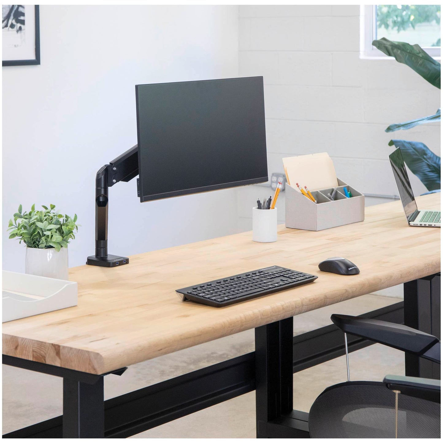 Fellowes Platinum Series Single Monitor Arm black