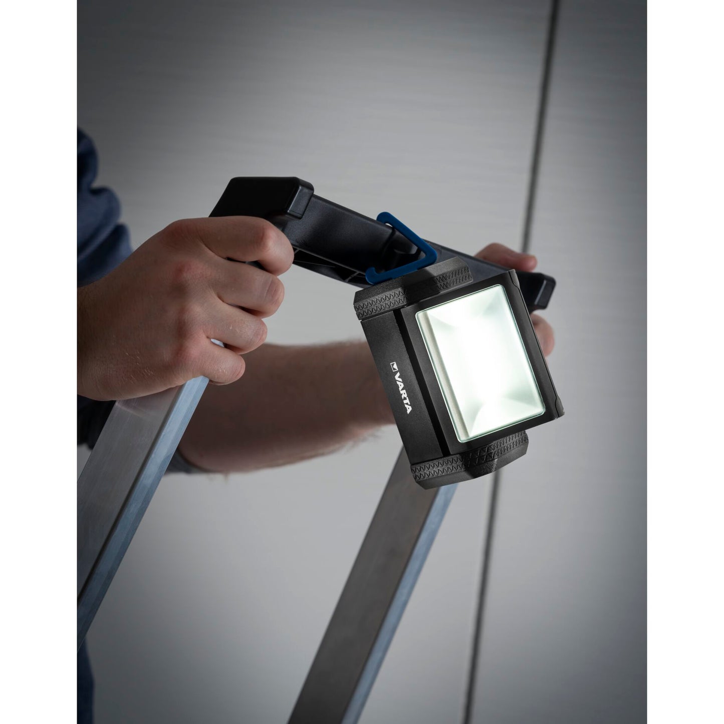Varta Work Flex Aera Light incl. 3 x AA Batteries