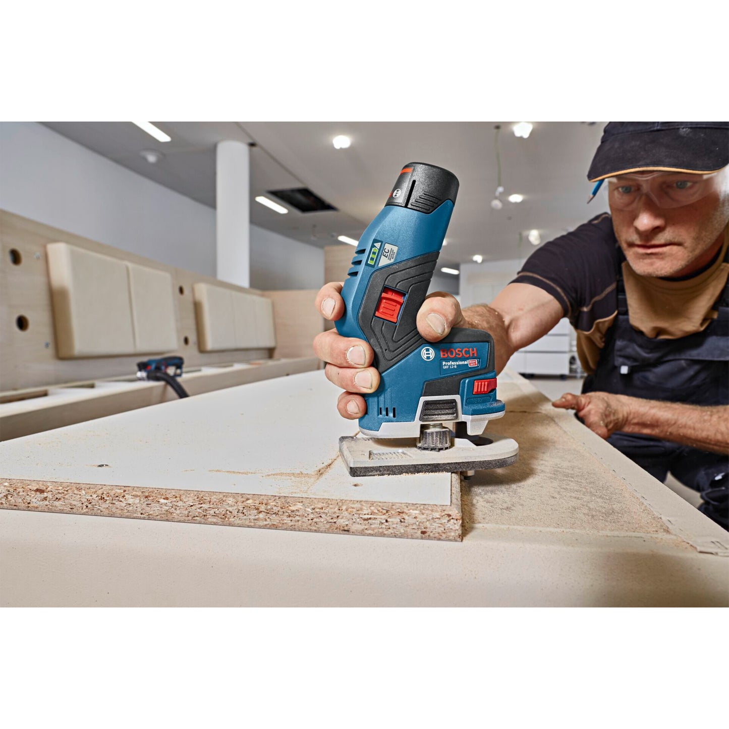Bosch GKF 12V-8 Cordless Router