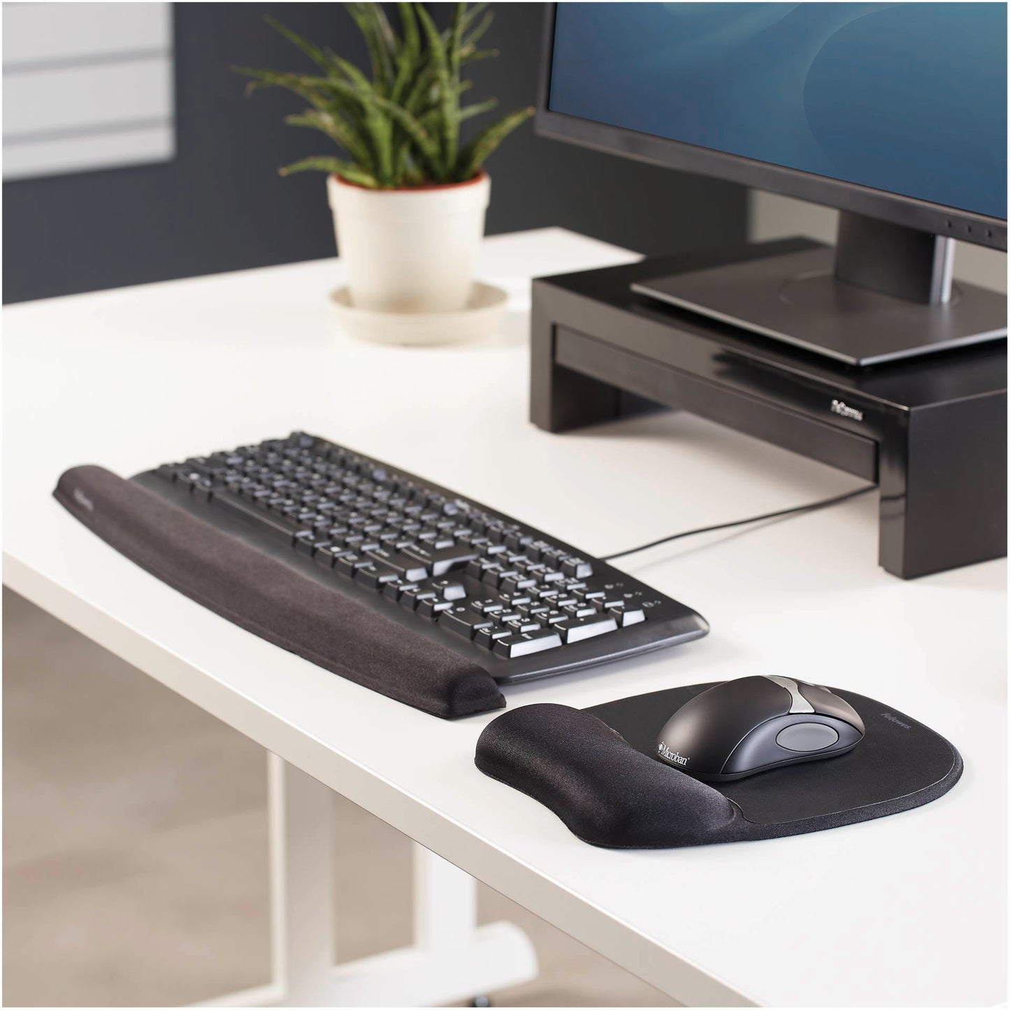 Fellowes Memory Foam Wrist Support with Mousepad  bl