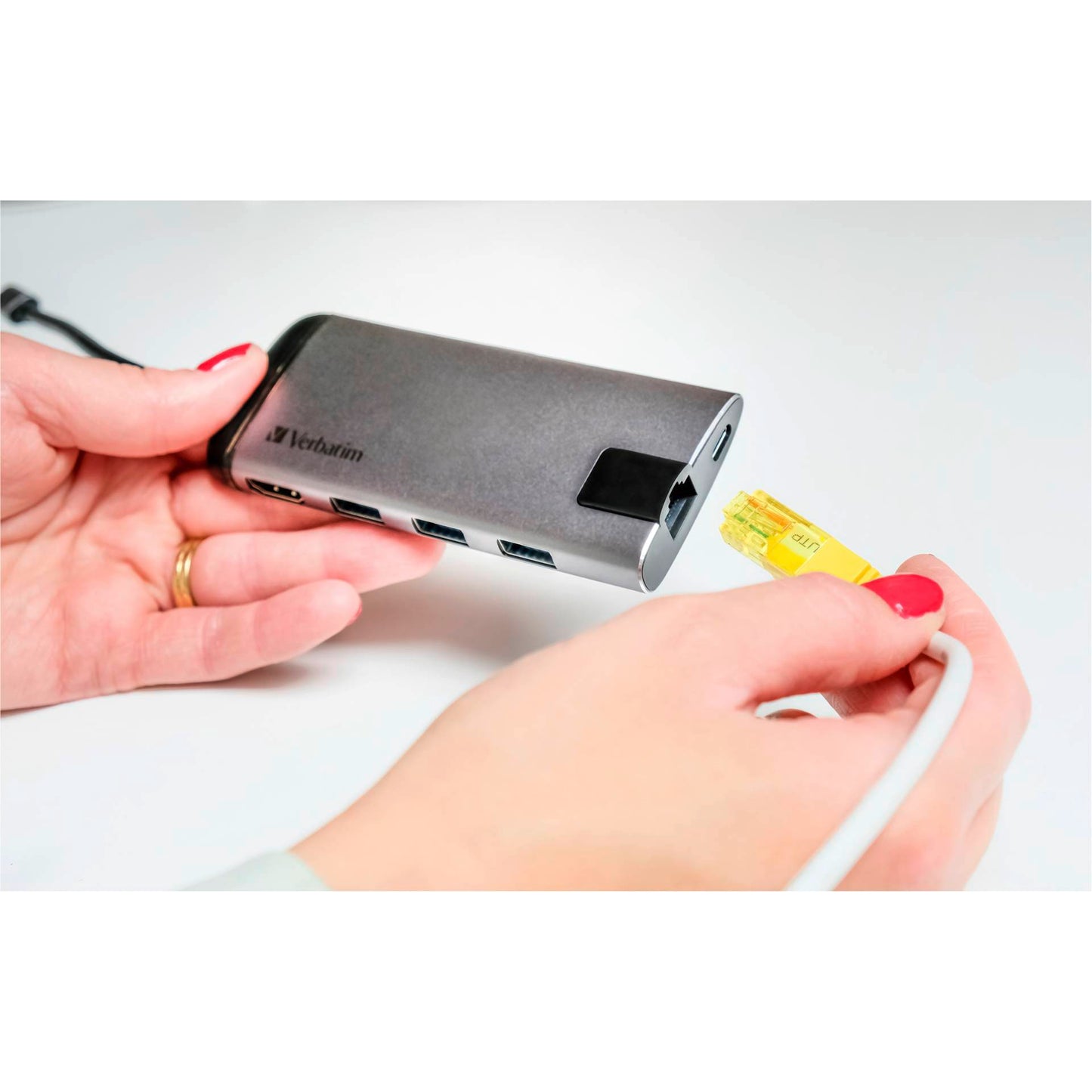 Verbatim USB-C Multiport Hub USB 3.0 HDMI Ethernet SD/microSD