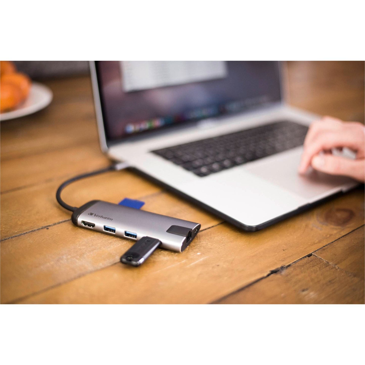 Verbatim USB-C Multiport Hub USB 3.0 HDMI Ethernet SD/microSD
