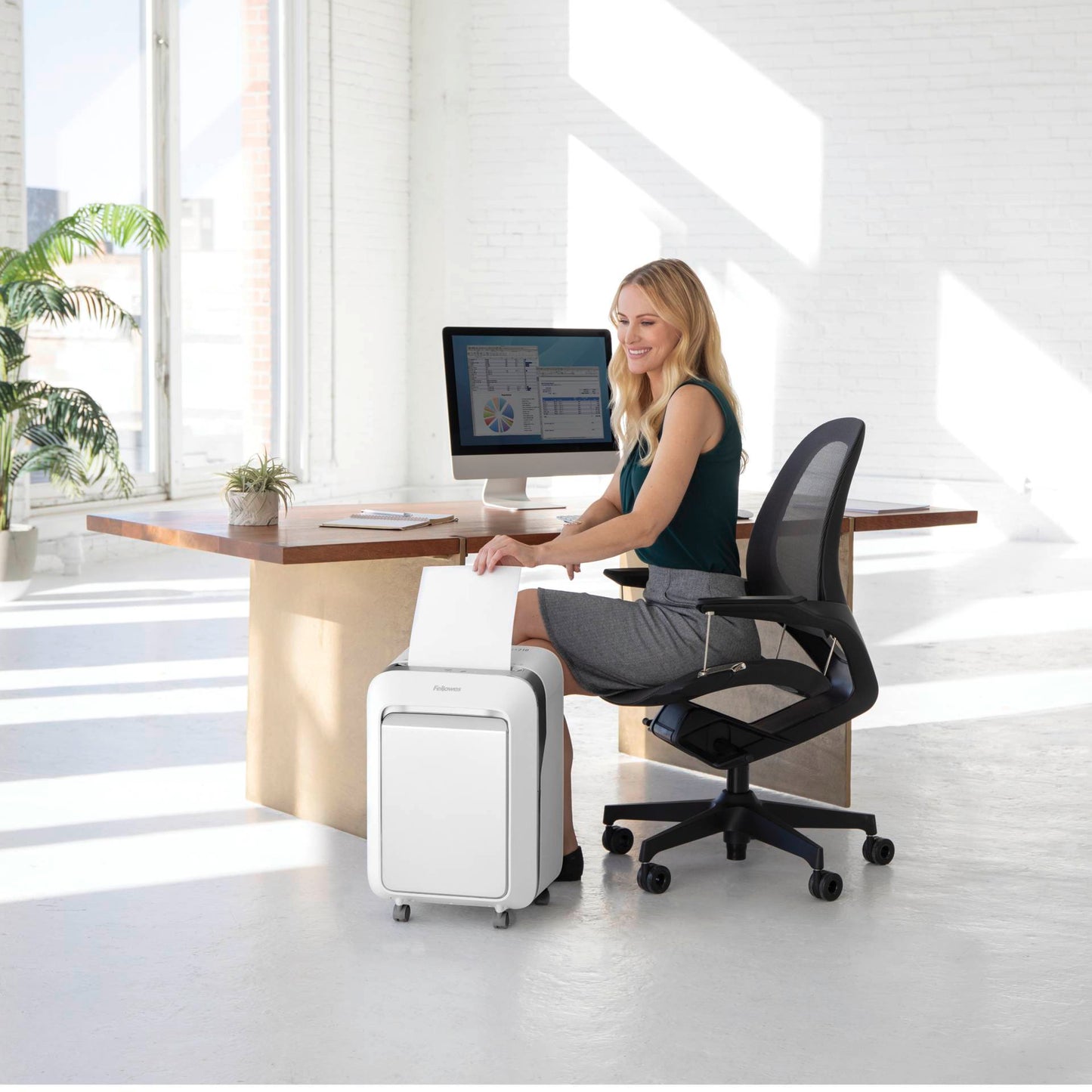 Fellowes Powershred LX 211 white (Micro Cut)