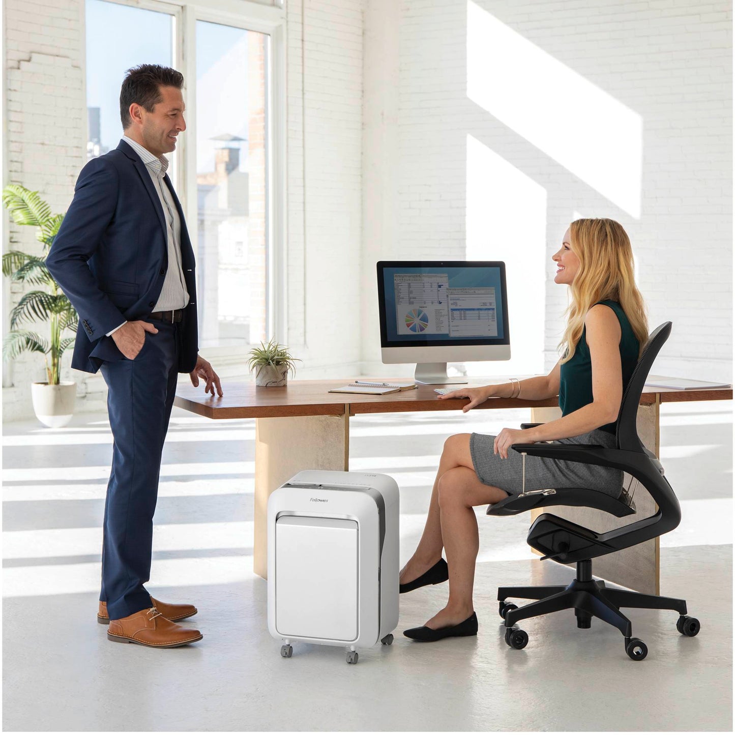 Fellowes Powershred LX 211 white (Micro Cut)