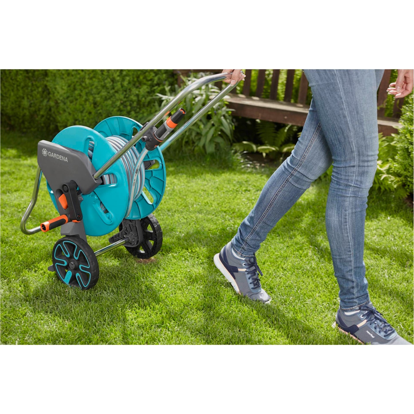 Gardena Hose Trolley CleverRoll M 20m Hose + Accessories