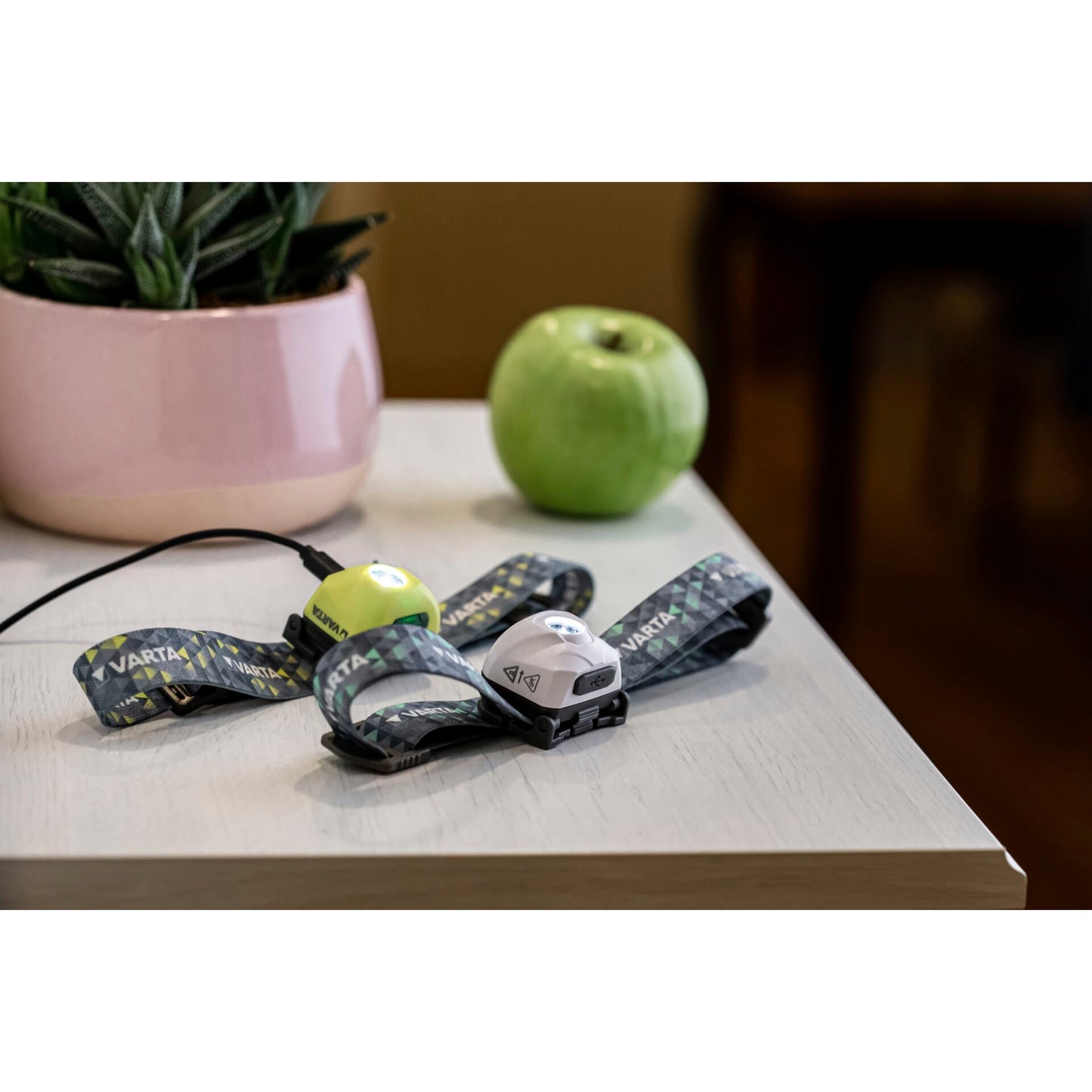 Varta Outdoor Sports Ultralight H30R white rechargeable