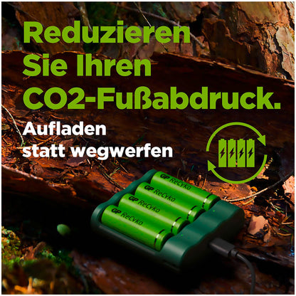 GP ReCyko B4D45 4-fold LCD 4Port Docking St. + 4x AA NiMh 2100mAh