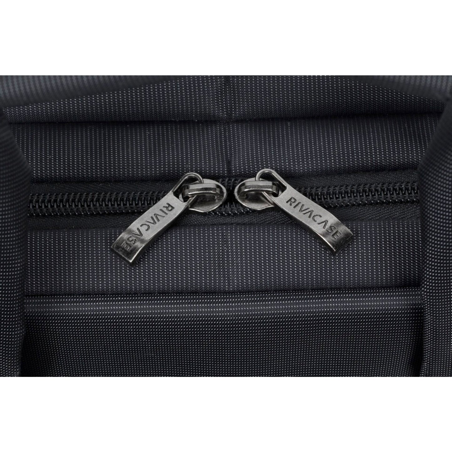 Rivacase 8257 Laptop Sleeve 17.3  black