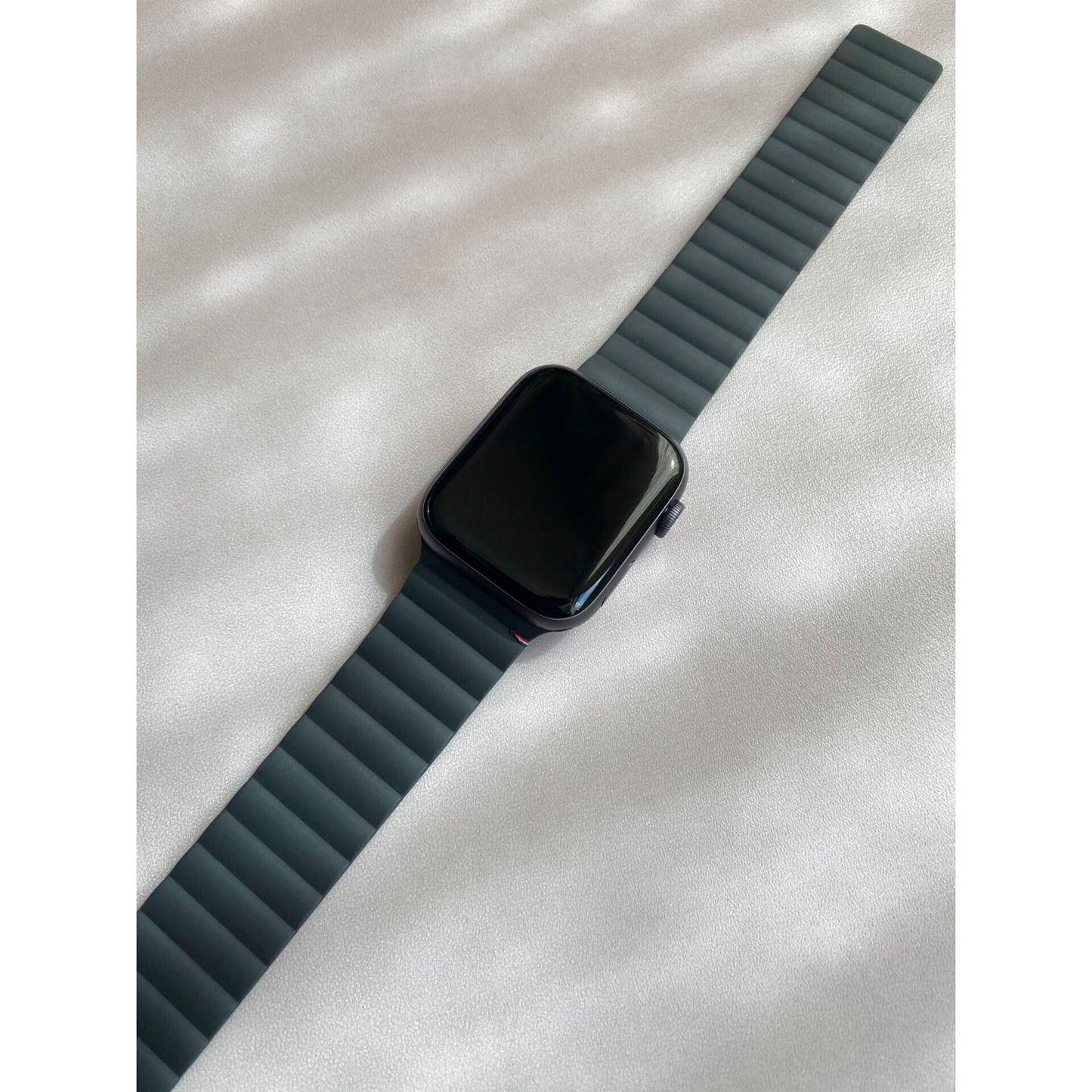 Decoded Silicon Magnet Traction Strap LITE 38/40/41/42mm Charcol