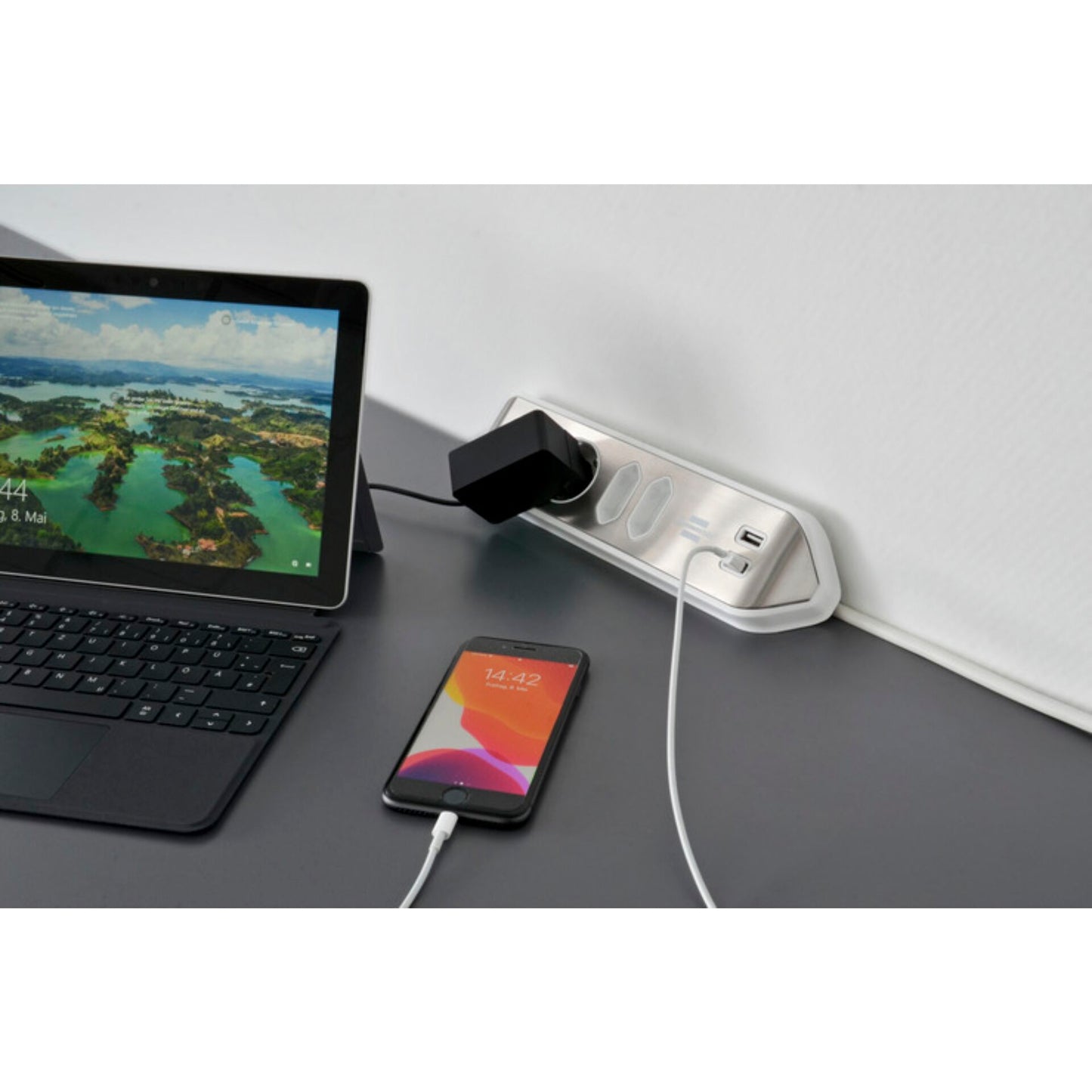 Brennenstuhl estilo Corner 4-way Extension Lead silver/white