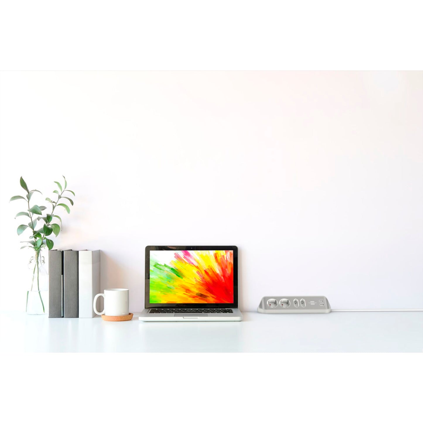 Brennenstuhl estilo Corner 4-way Extension Lead silver/white