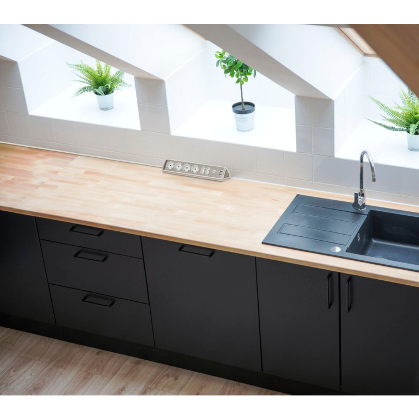 Brennenstuhl estilo Corner 6-way Extension Lead  white