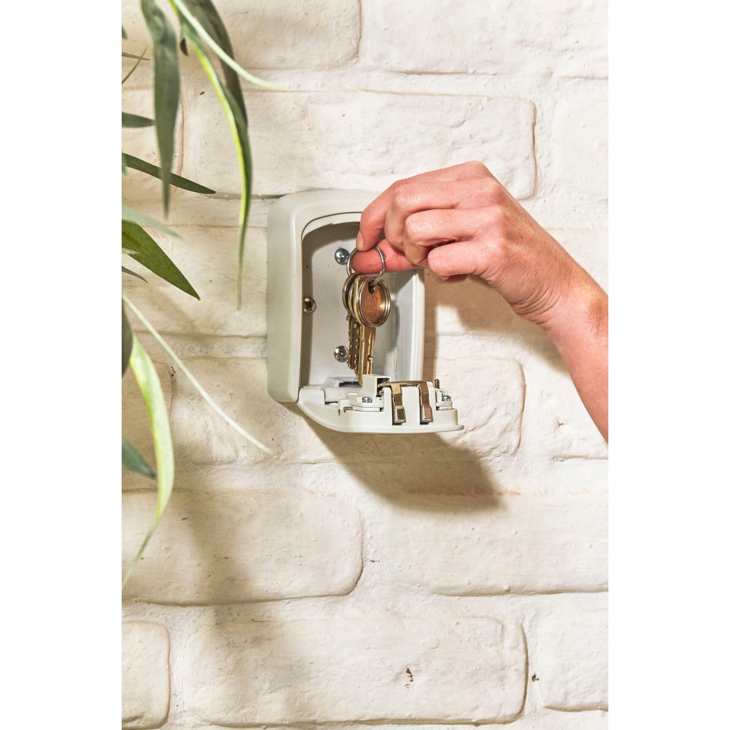 Master Lock Medium Key Safe w/ Combination Lock 5401EURDCRM