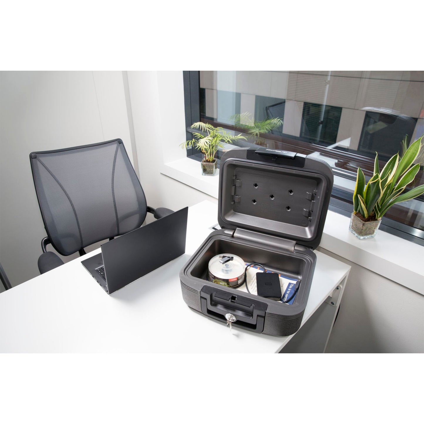 Master Lock Fireproof Security Safe                LCHW20101